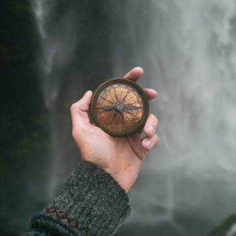 لم يخبرني بذلك أحد .. عن الفجوة المعرفية في حياة الإنسان
