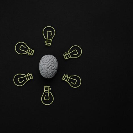 هل تريد وظيفة أم غرفة نوم ؟